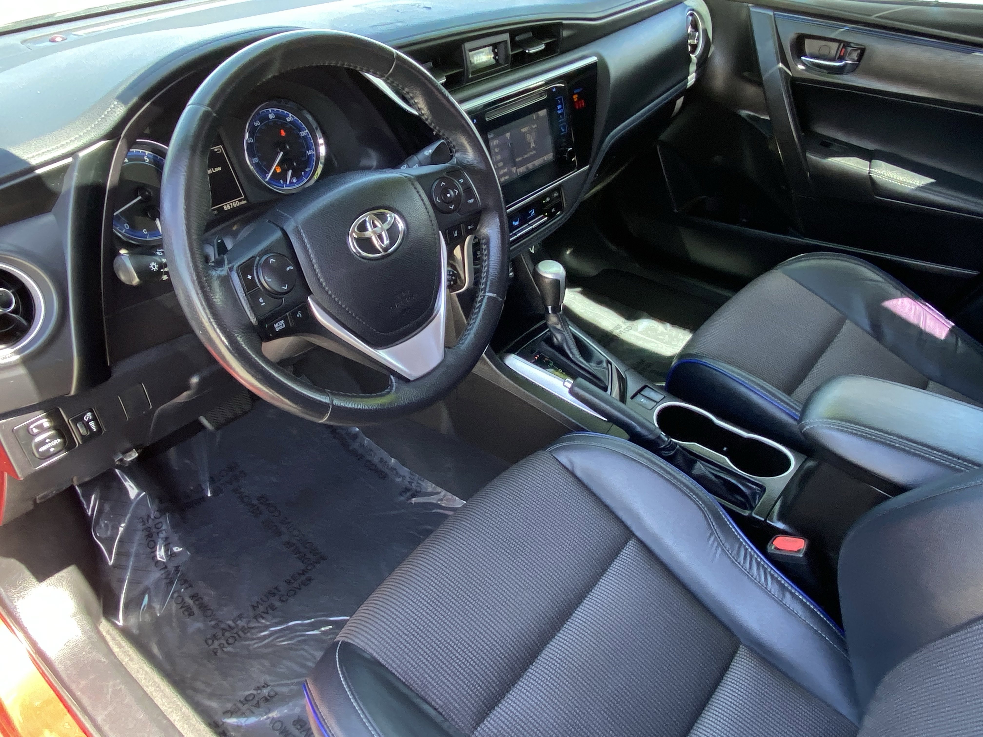 Used 2018 Toyota Corolla SE w/ Carpet Mat Package (TMS) FWD image 25