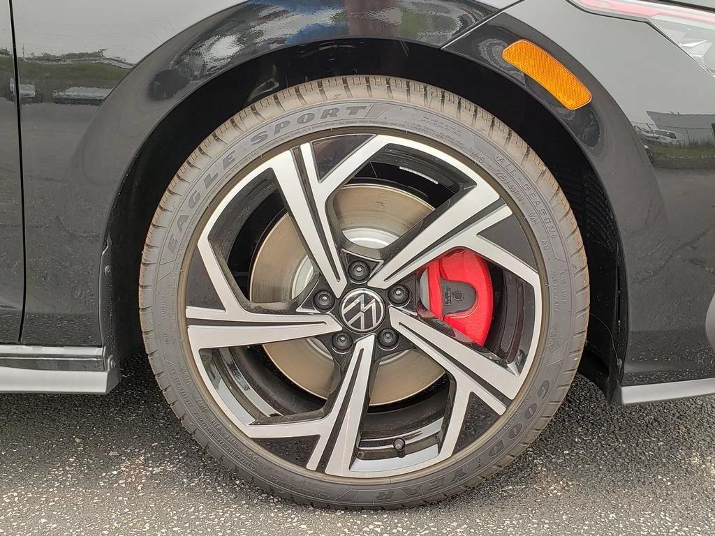 New 2026 Volkswagen GTI SE FWD image 12