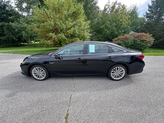 Used 2021 Toyota Avalon Limited w/ Advanced Safety Package FWD image 6
