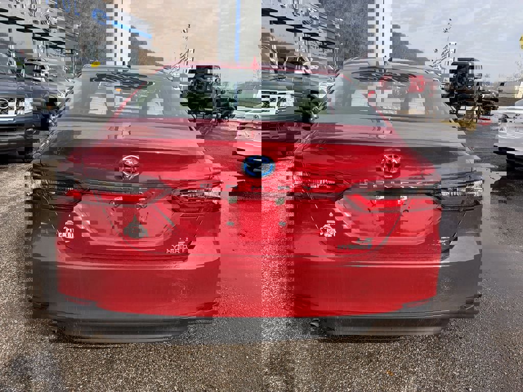 Used 2023 Toyota Camry LE image 6