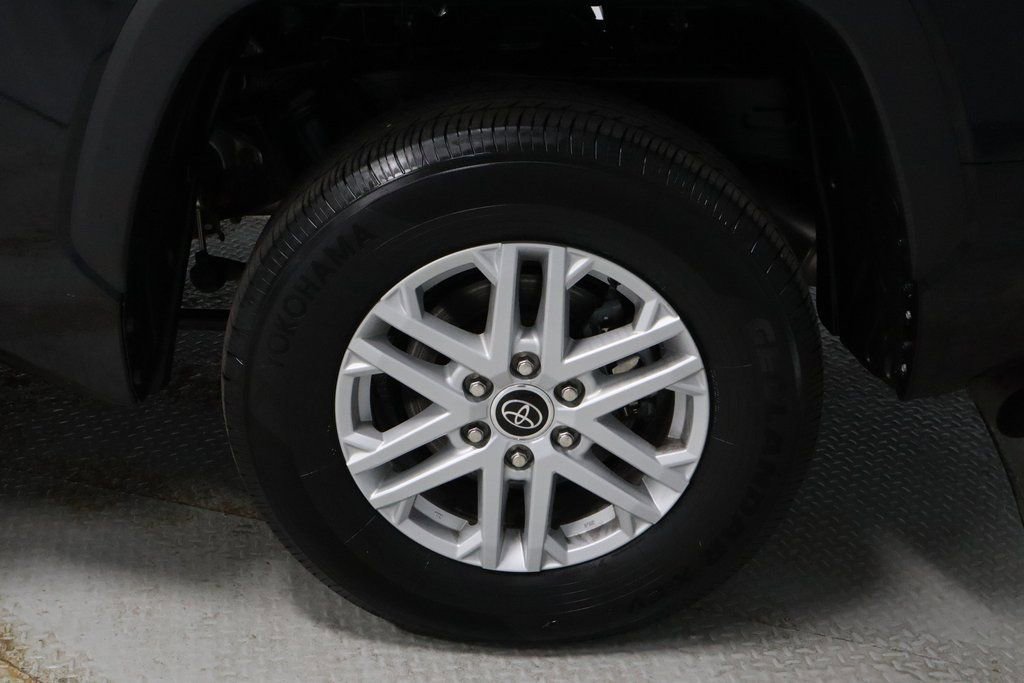 Used 2023 Toyota Tundra SR5 w/ SR5 Premium Package image 15