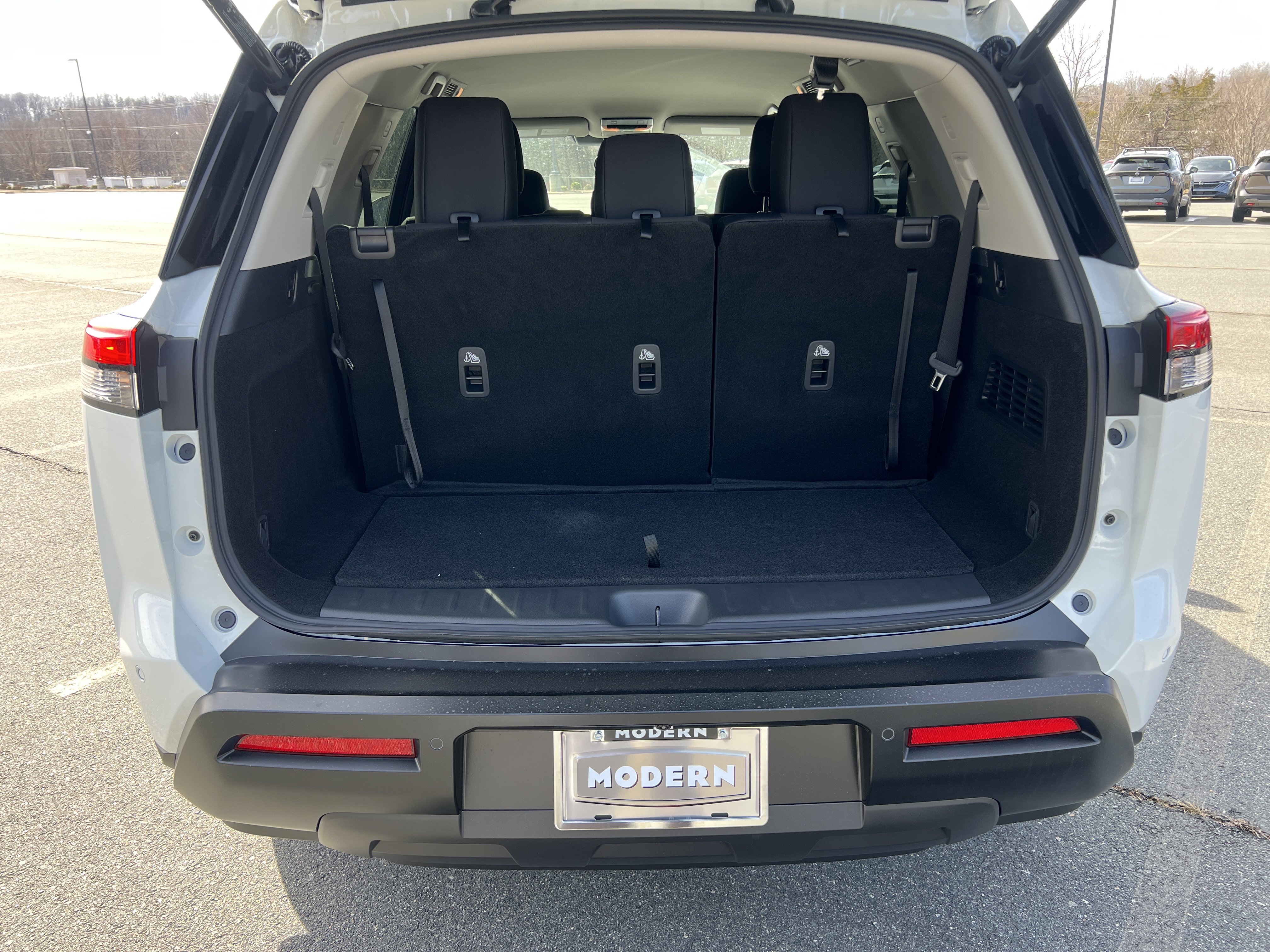 New 2026 Nissan Pathfinder SV image 32