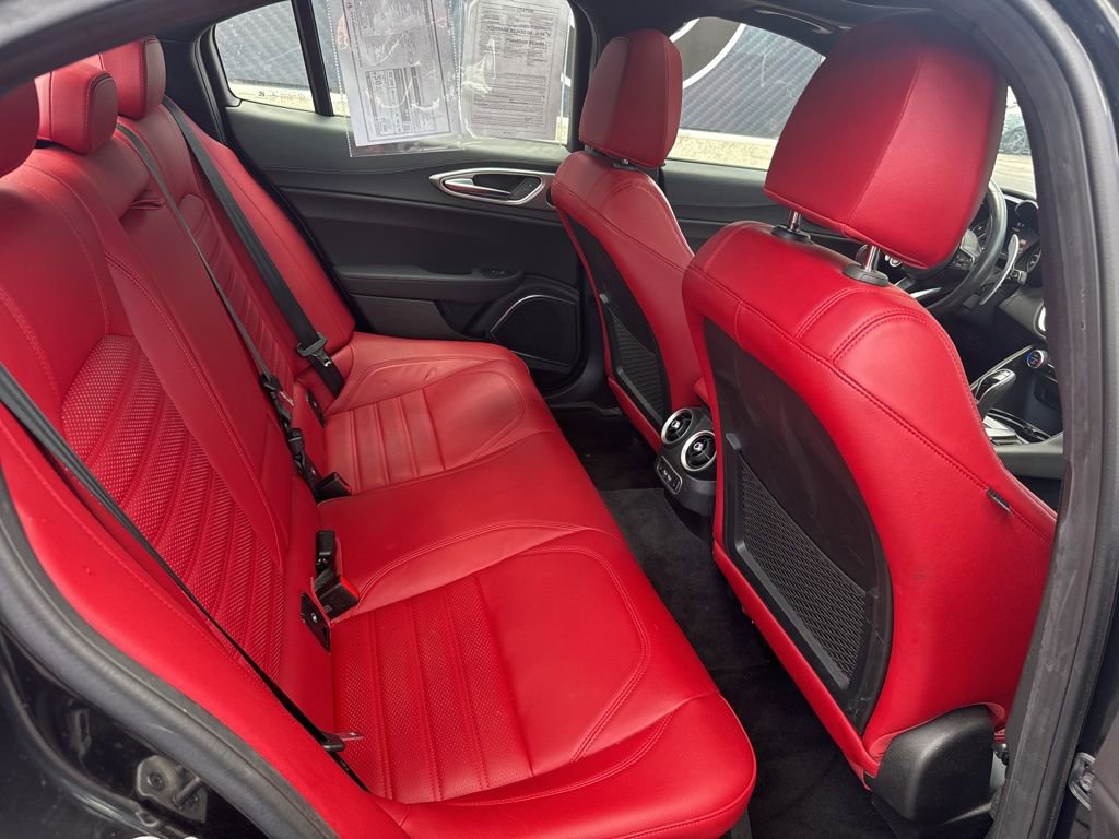 Used 2023 Alfa Romeo Giulia Veloce image 57