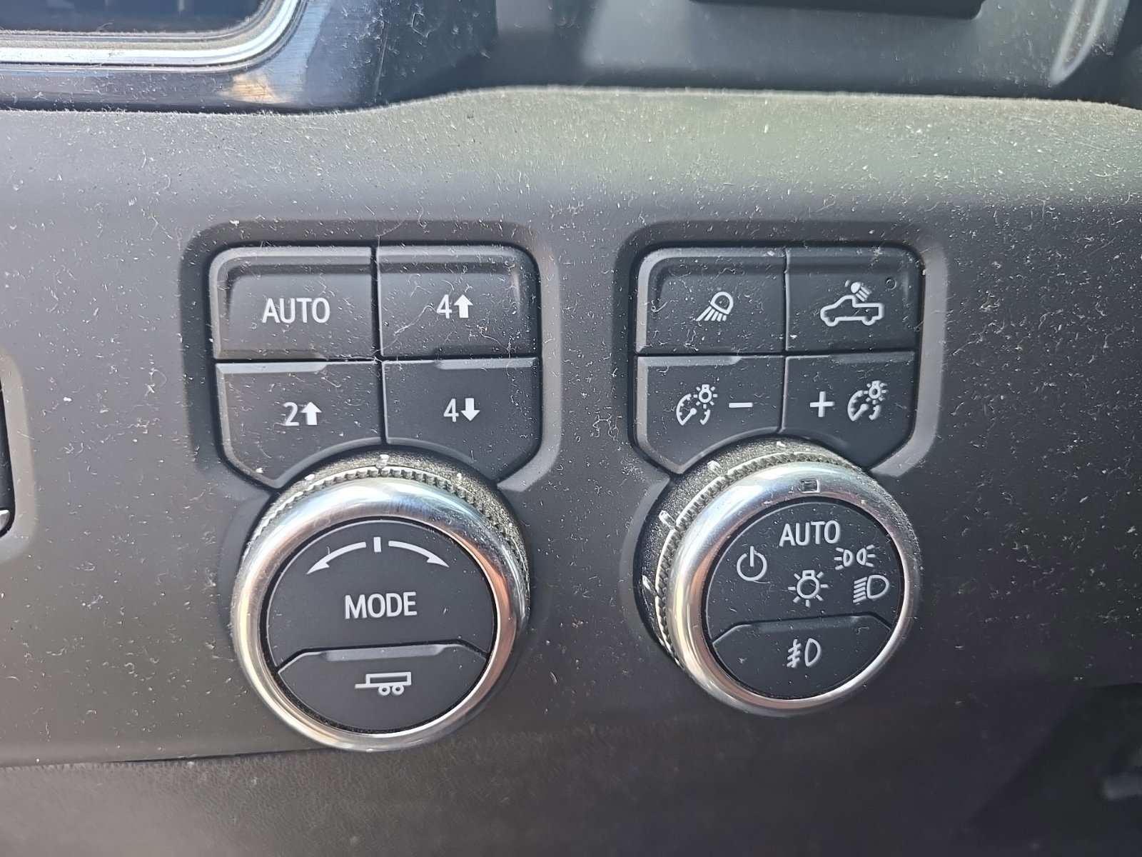 Used 2024 GMC Sierra 3500 Denali Ultimate AWD/4WD image 13