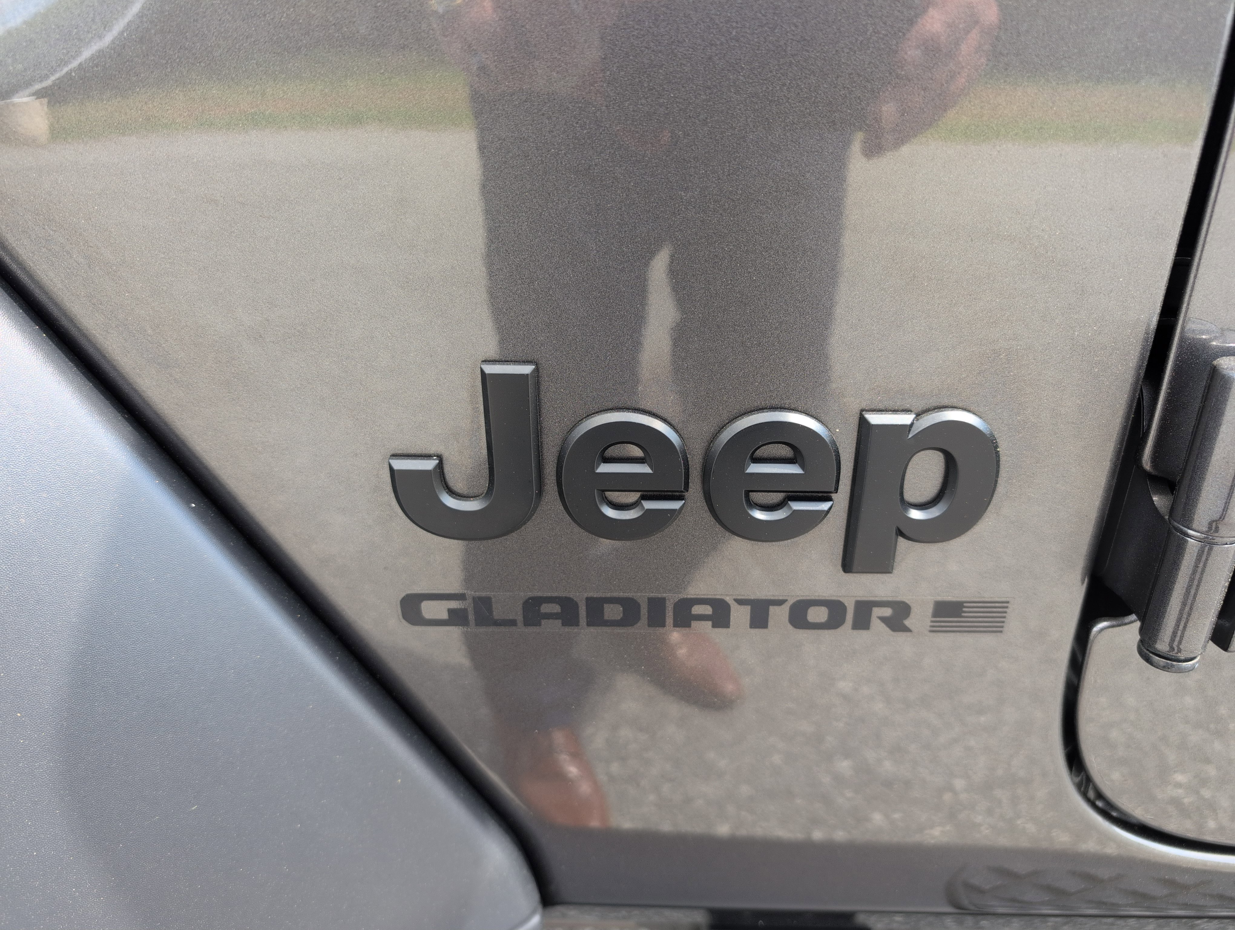 Used 2024 Jeep Gladiator Sport AWD/4WD image 4