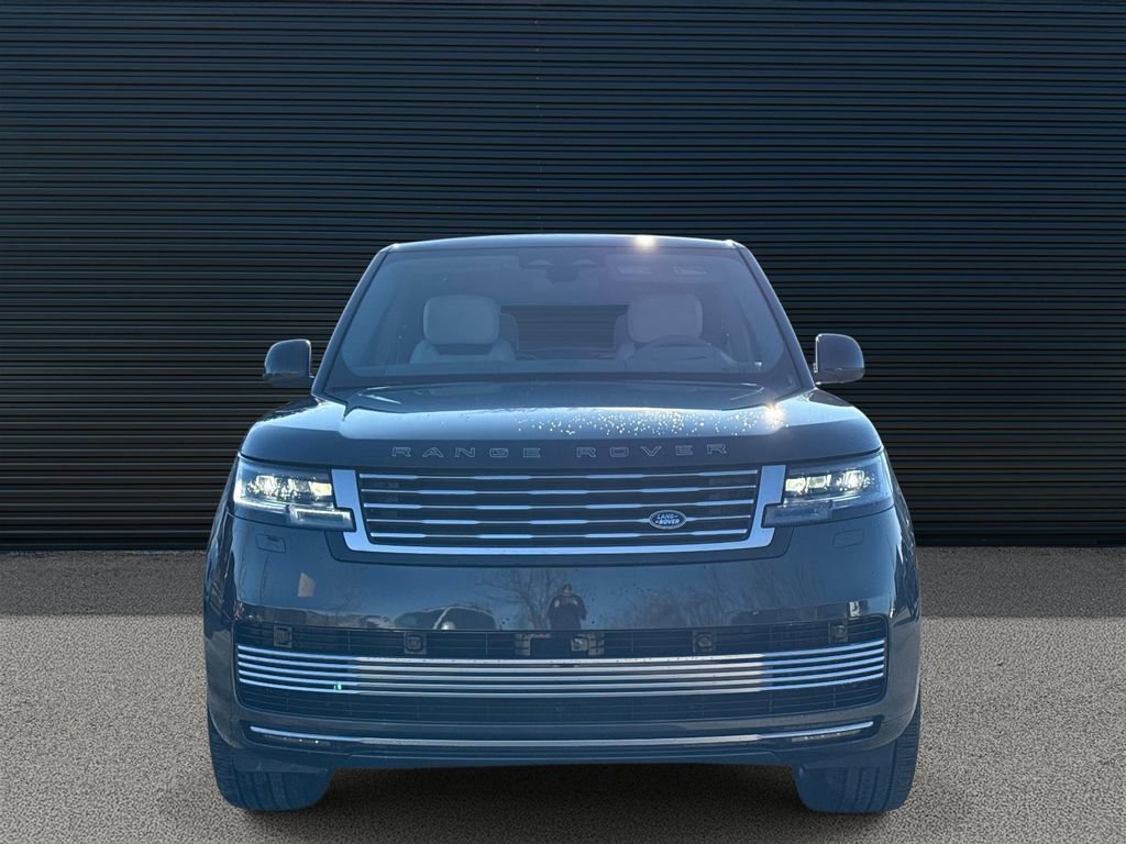 New 2025 Land Rover Range Rover SV image 2
