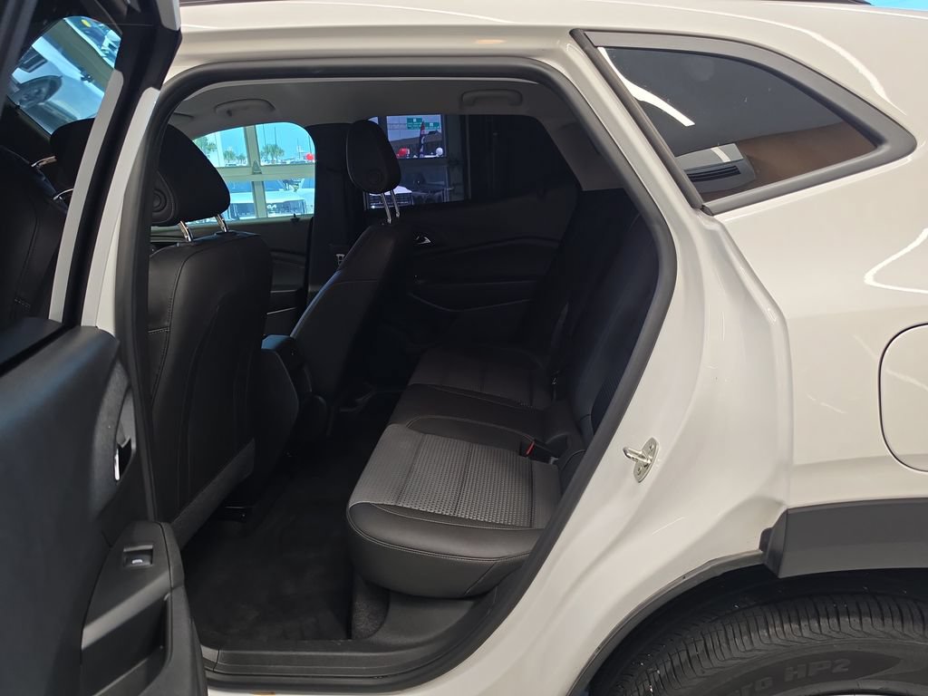 Used 2024 Chevrolet Trax LT w/ Driver Confidence Package FWD image 31
