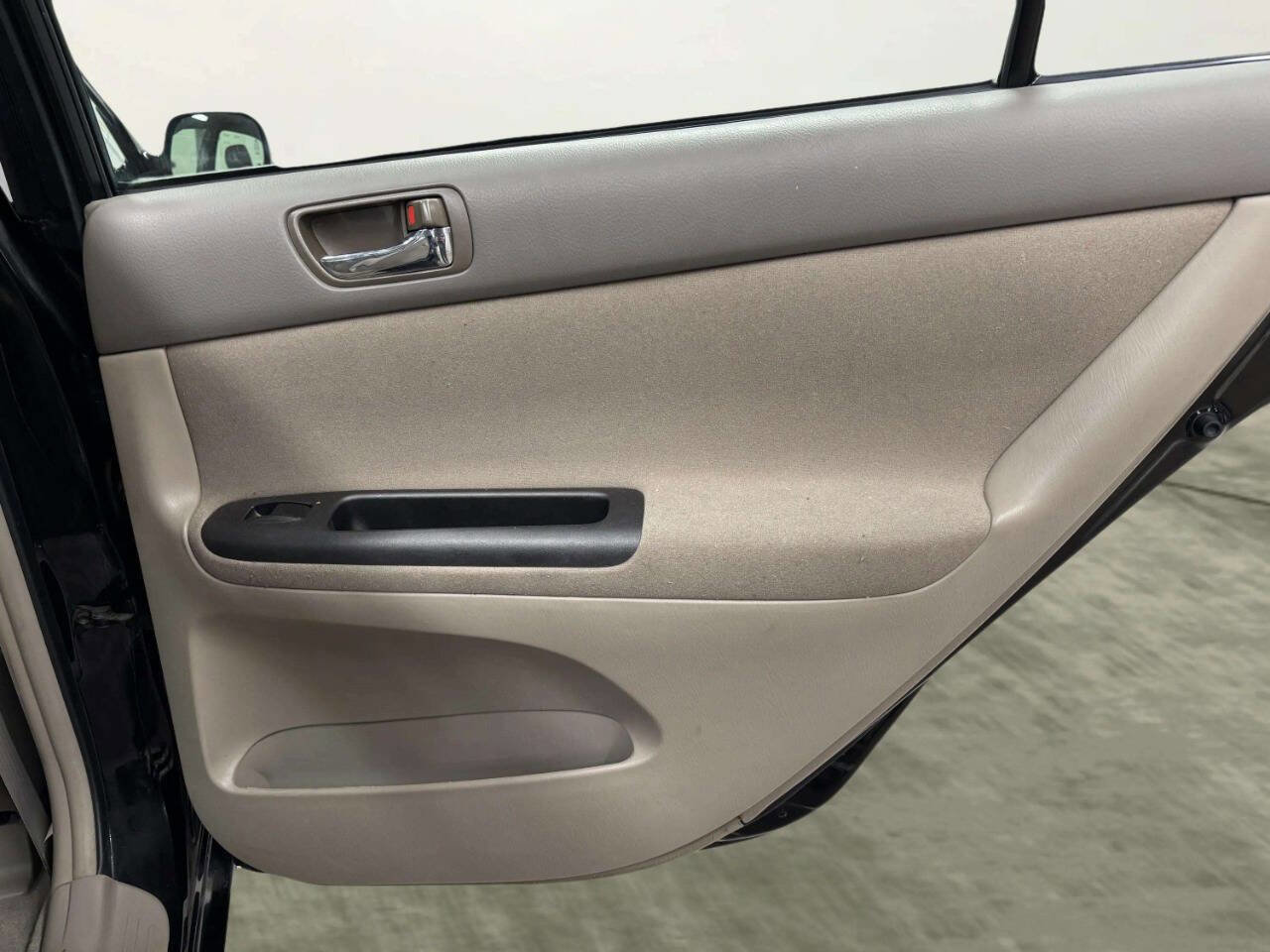 Used 2005 Toyota Camry LE image 18
