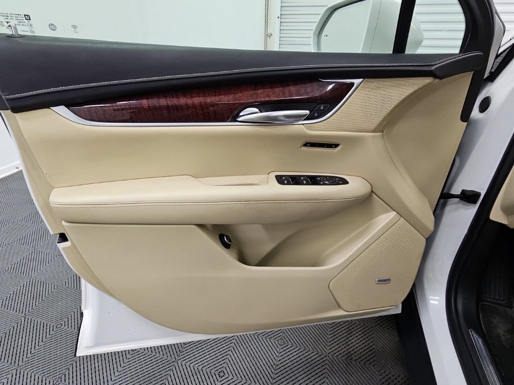 Used 2019 Cadillac XT5 Premium Luxury FWD image 29
