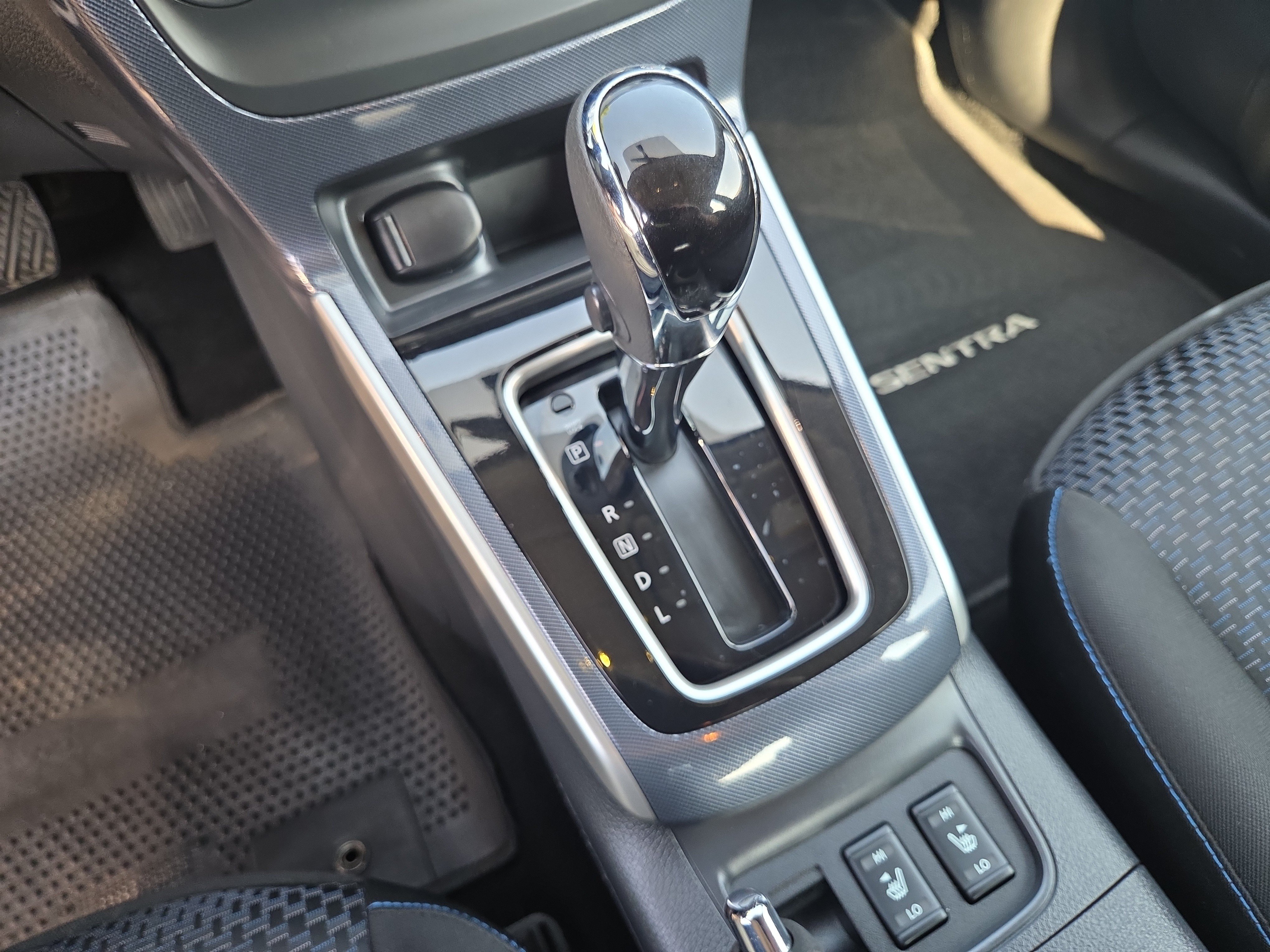 Used 2016 Nissan Sentra SR FWD image 26