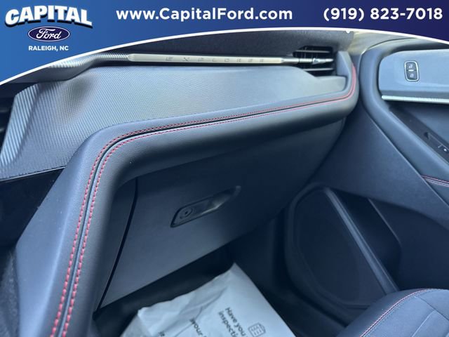 Certified 2025 Ford Explorer ST-Line w/ Premium Package AWD/4WD image 26