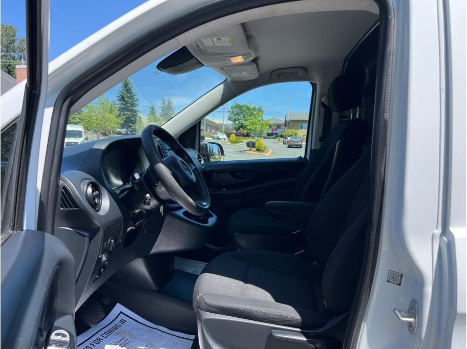 Used 2017 Mercedes-Benz Metris image 5