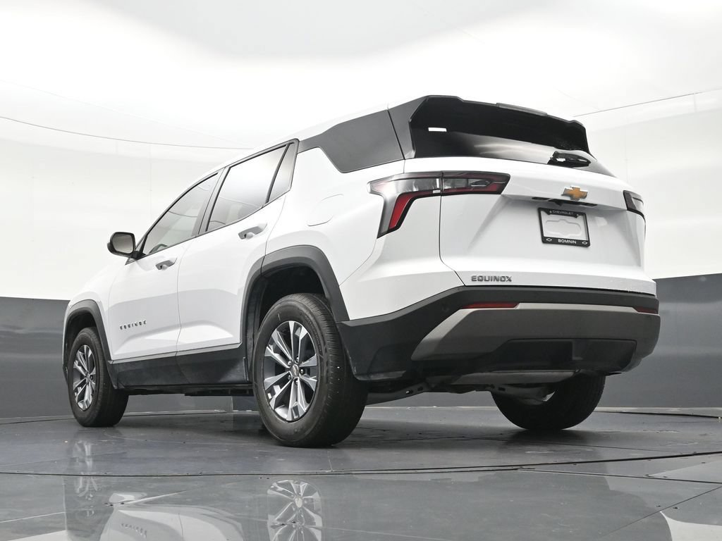 Used 2026 Chevrolet Equinox LT AWD/4WD image 26