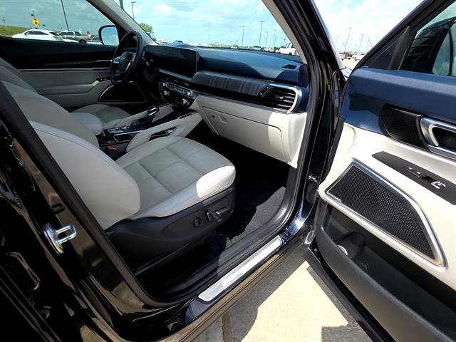 Used 2024 Kia Telluride SX w/ Towing Package image 14
