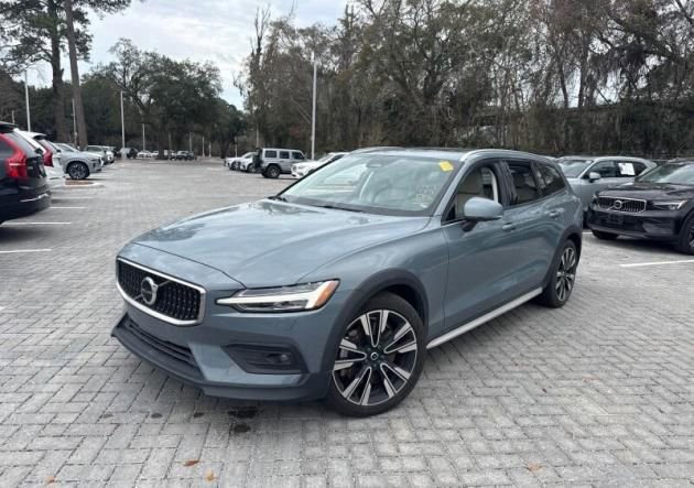 Used 2024 Volvo V60 B5 Cross Country Ultimate