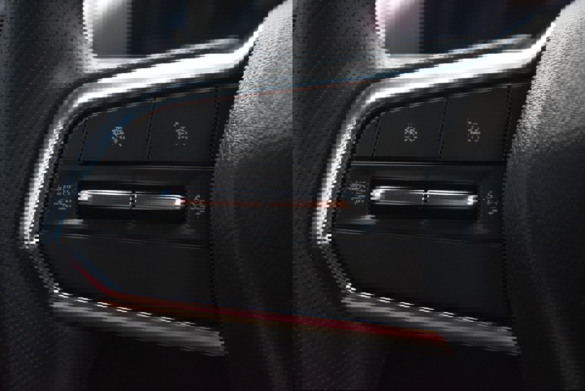 New 2025 Chevrolet Blazer EV LT w/ Midnight/Sport Edition image 17