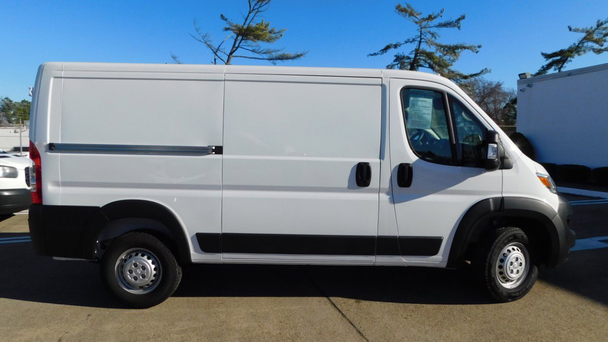 Used 2024 RAM ProMaster 3500 w/ Convenience Group image 2