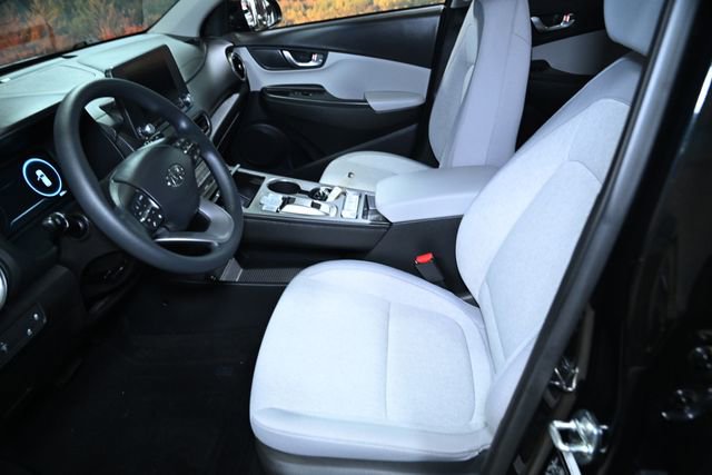 Used 2023 Hyundai Kona SE w/ Cargo Package image 21