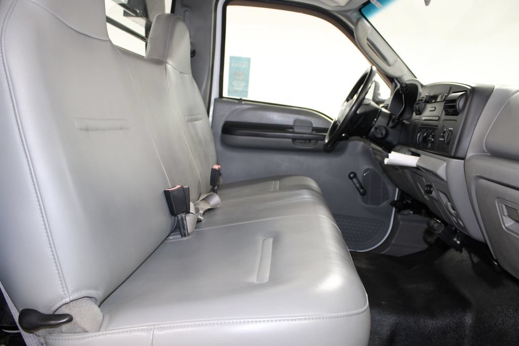 Used 2006 Ford F350 XL RWD image 25