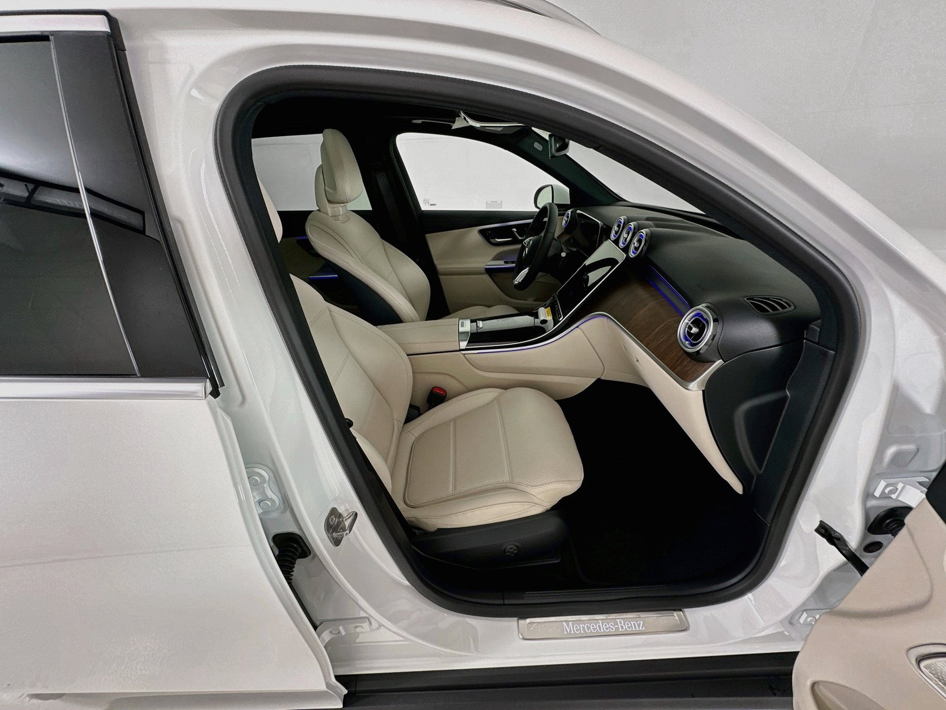 New 2027 Mercedes-Benz GLC 300 4MATIC image 32