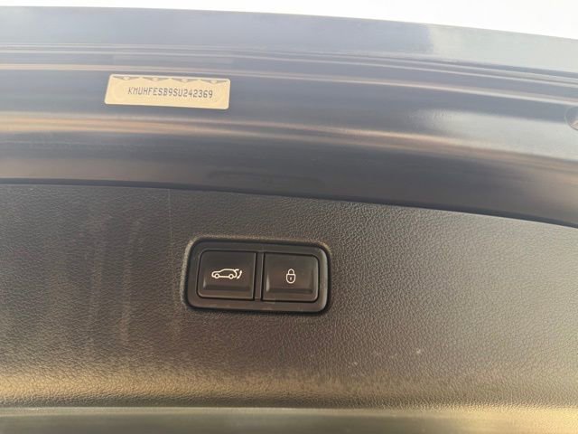 Used 2025 Genesis GV80 2.5T Standard image 16