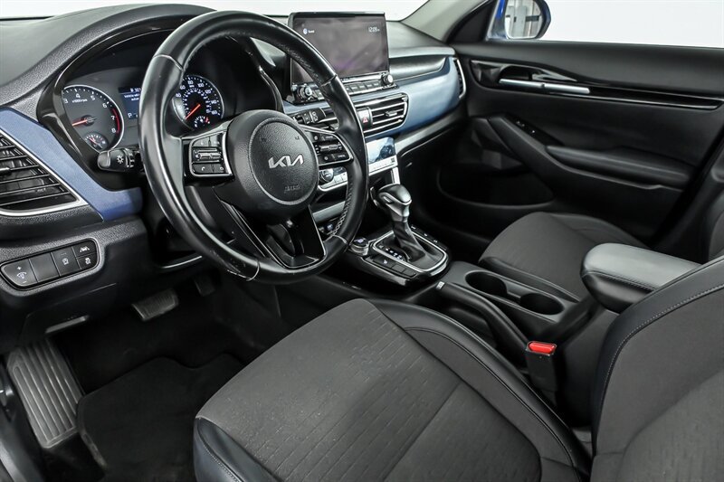 Used 2022 Kia Seltos Nightfall Edition AWD/4WD image 14