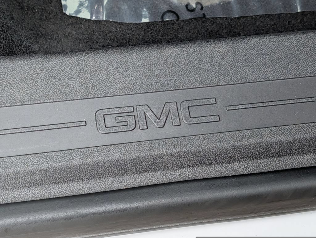 Used 2019 GMC Terrain SLT w/ Preferred Package AWD/4WD image 22