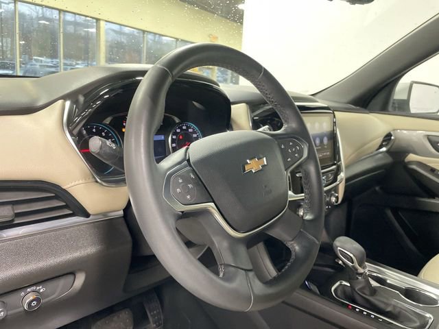 Used 2023 Chevrolet Traverse LT w/ Rear Camera Mirror Package image 14