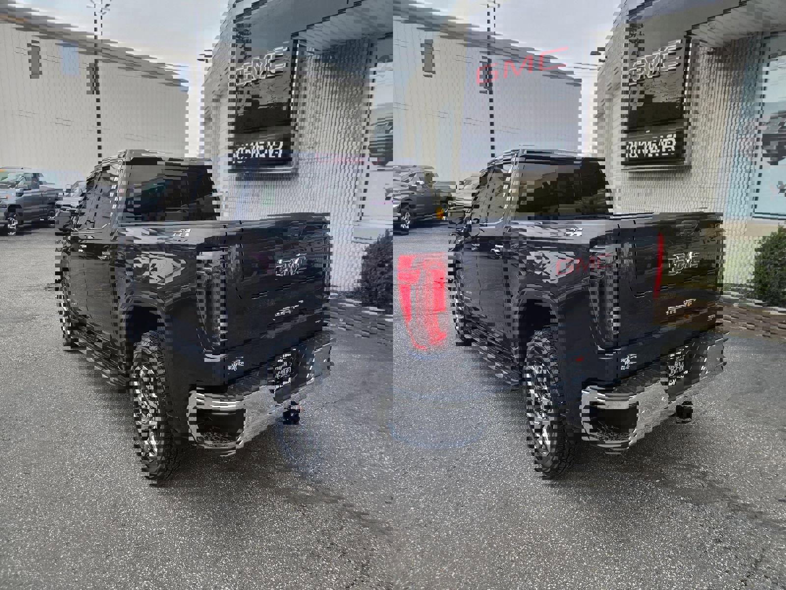 Certified 2022 GMC Sierra 1500 SLT w/ SLT Premium Plus Package image 6