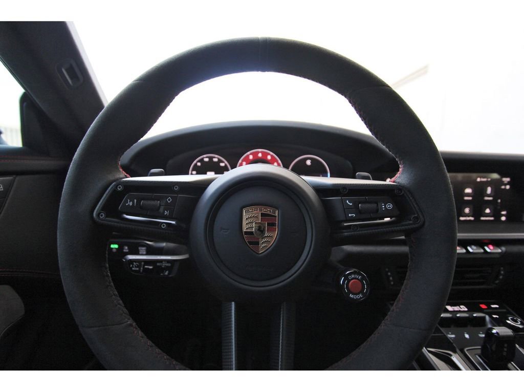 Used 2025 Porsche 911 Carrera GTS RWD image 8