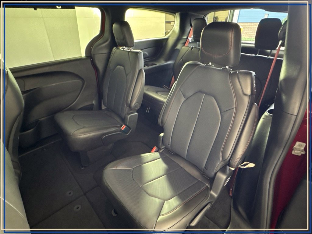 New 2027 Chrysler Pacifica Select AWD/4WD image 29
