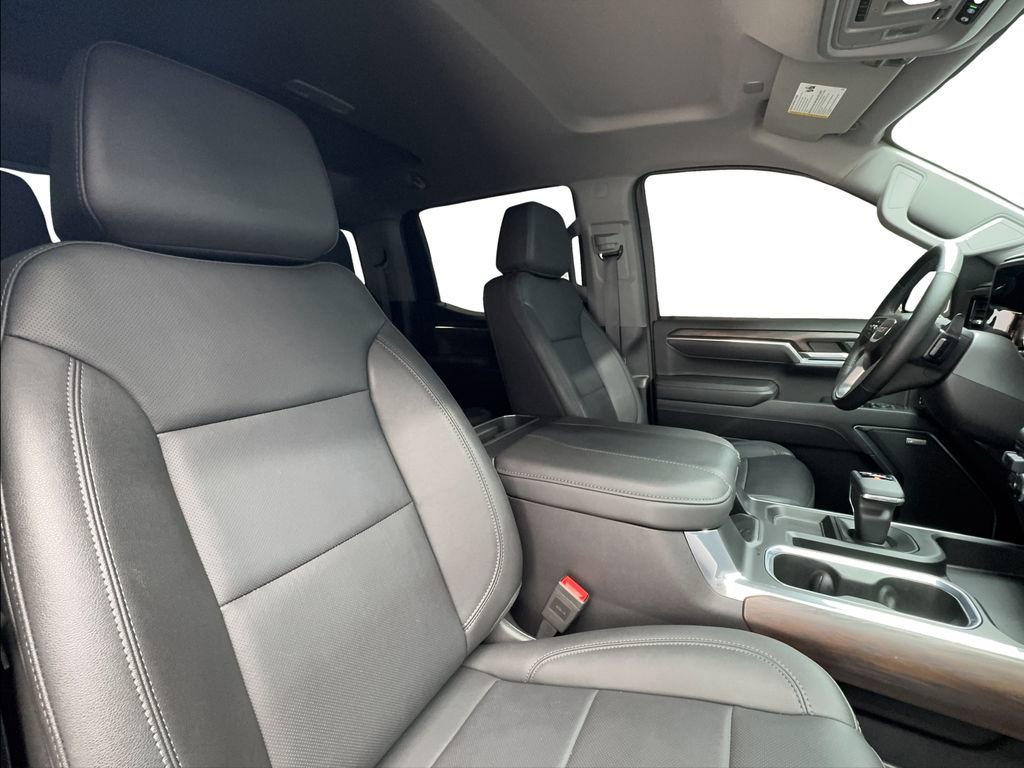 Used 2024 GMC Sierra 1500 SLT AWD/4WD image 32