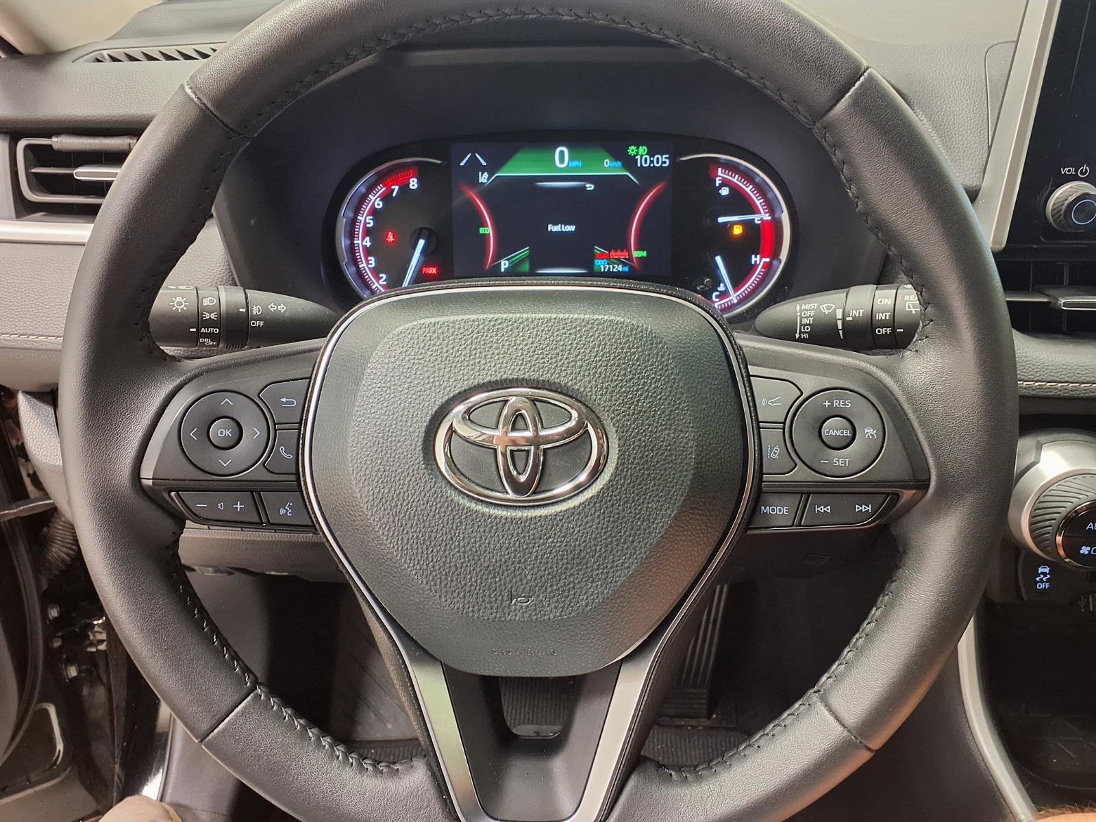 Used 2025 Toyota RAV4 XLE Premium FWD image 21