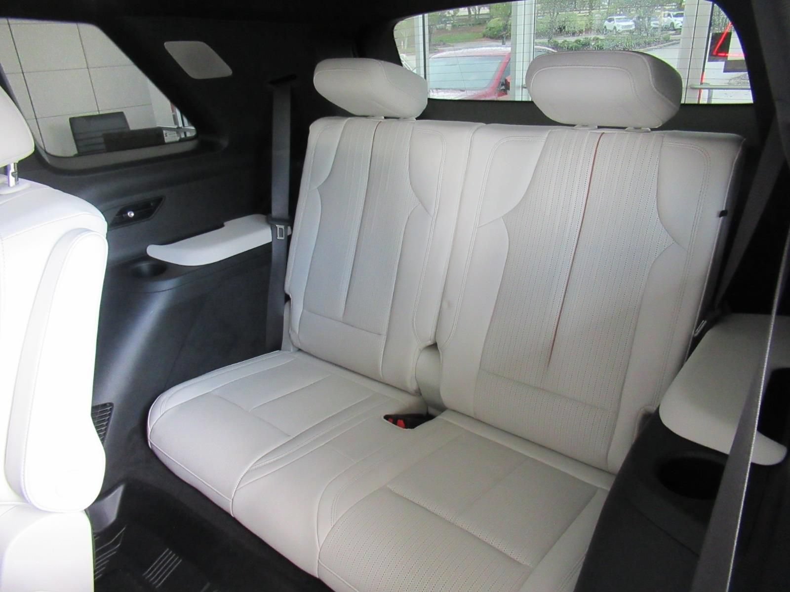 New 2027 Cadillac Vistiq Sport AWD/4WD image 19