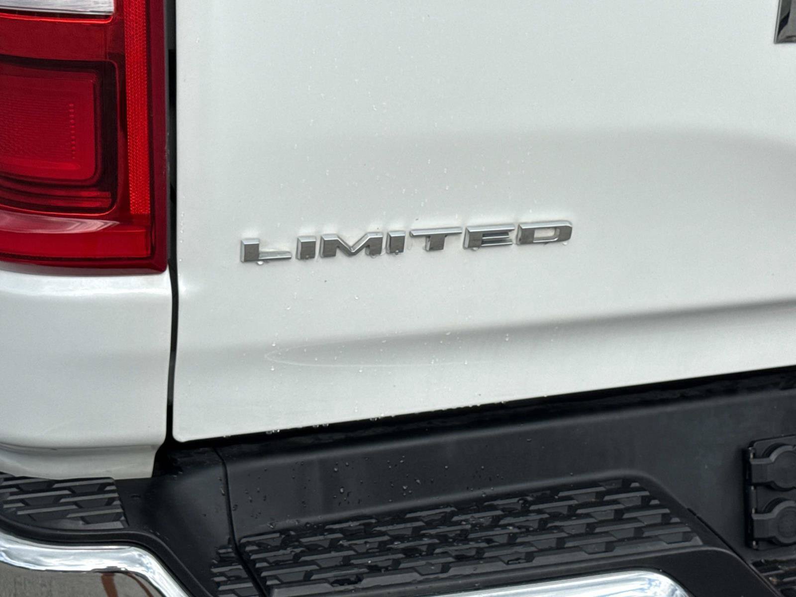 Used 2025 RAM 1500 Limited AWD/4WD image 11