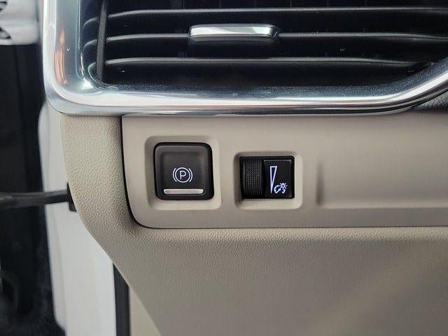 Certified 2022 Cadillac XT4 Luxury FWD image 14