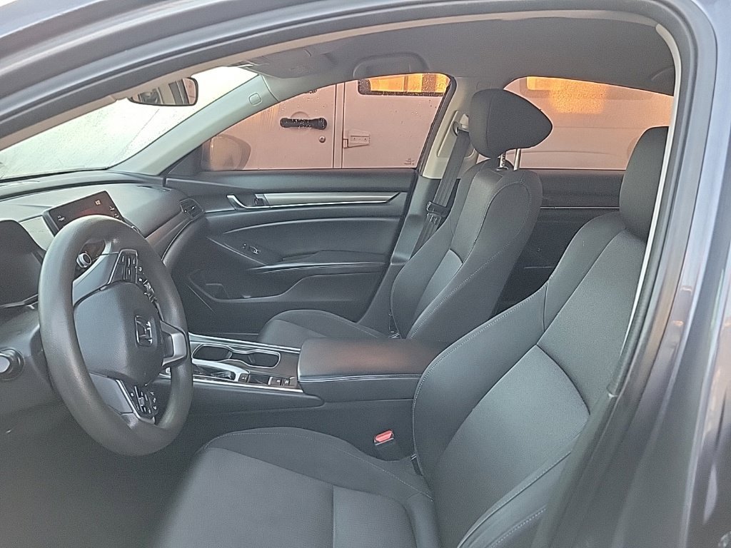 Used 2018 Honda Accord LX image 6