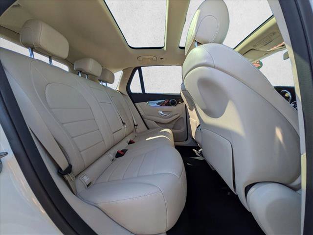 Used 2021 Mercedes-Benz GLC 300 4MATIC image 20