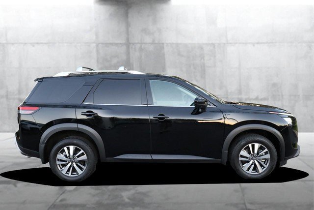 Certified 2025 Nissan Pathfinder SL FWD image 5