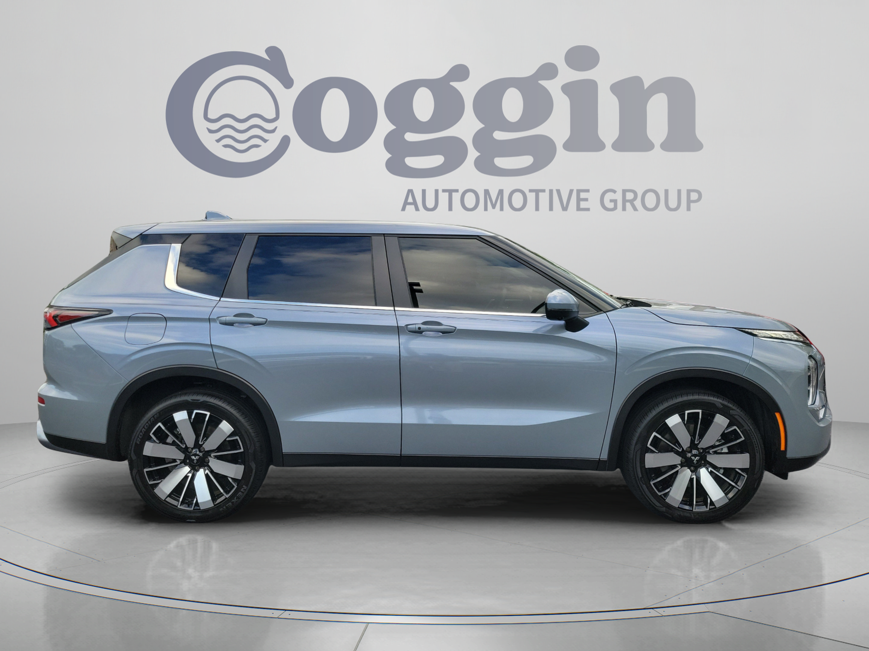 Used 2025 Mitsubishi Outlander SE FWD image 4