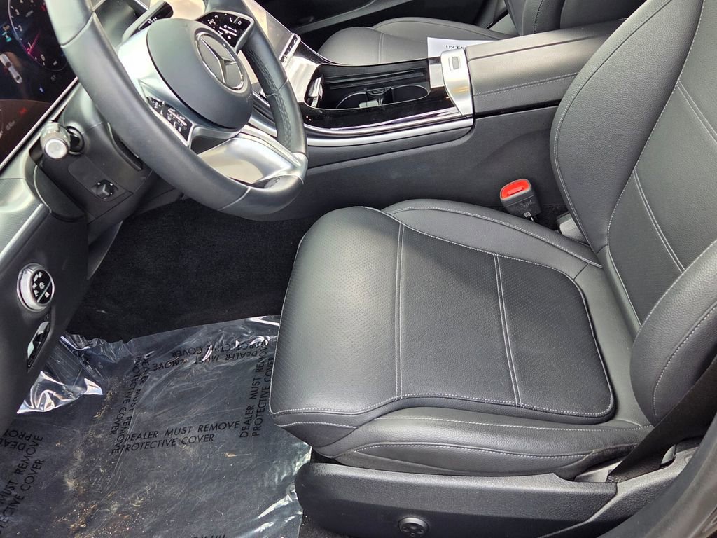 Used 2025 Mercedes-Benz C 300 Sedan image 5