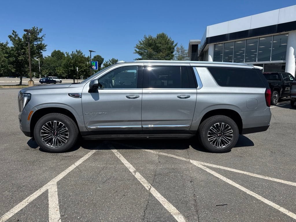 New 2026 GMC Yukon XL Elevation w/ LPO, Floor Liner Package AWD/4WD image 2