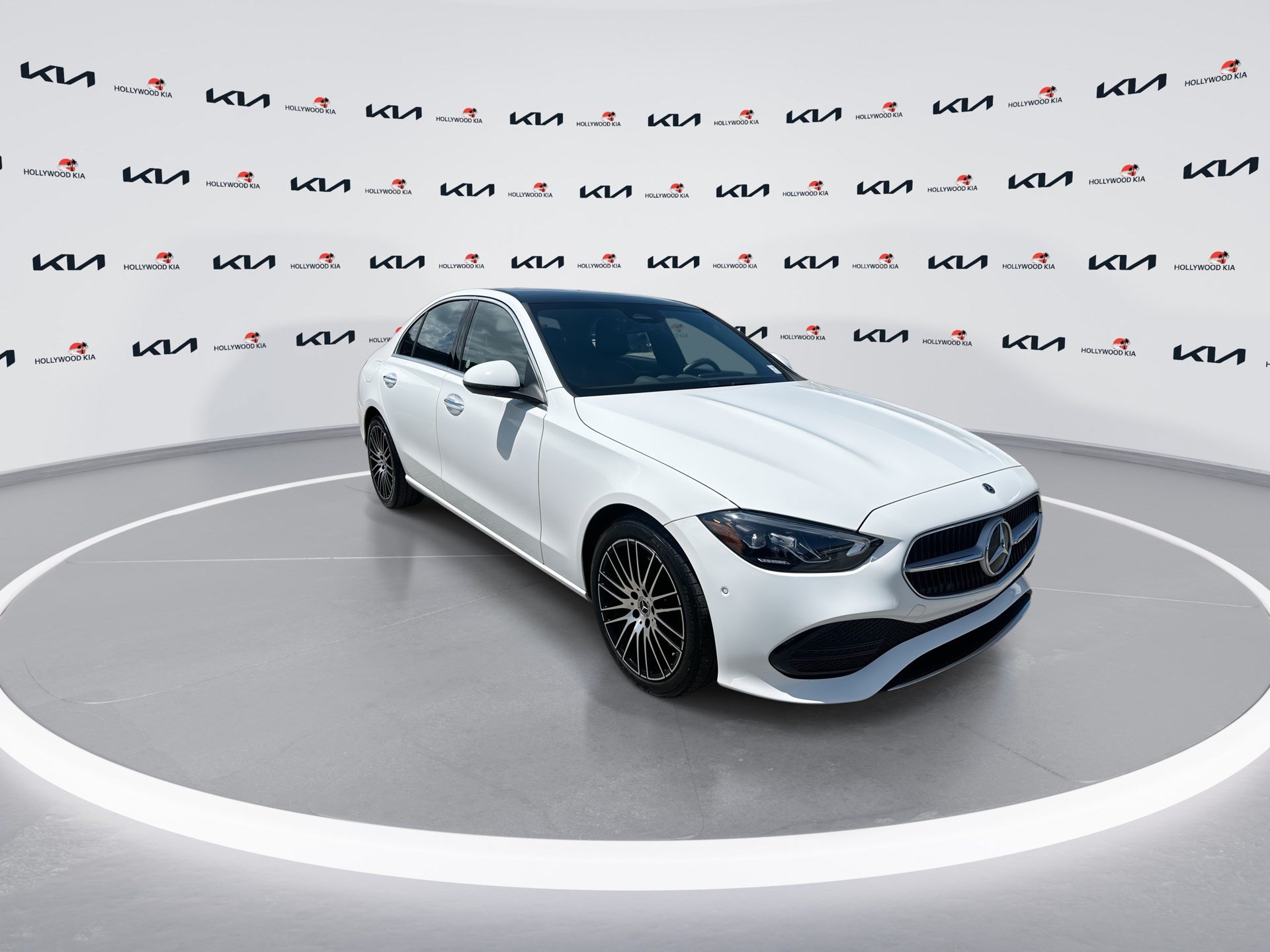Used 2025 Mercedes-Benz C 300 Sedan image 2