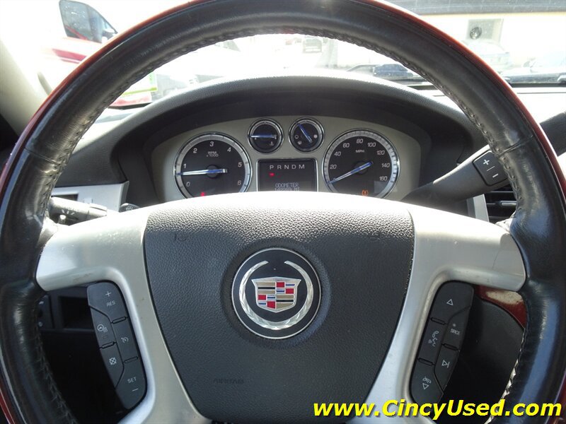 Used 2012 Cadillac Escalade ESV Luxury AWD/4WD image 21