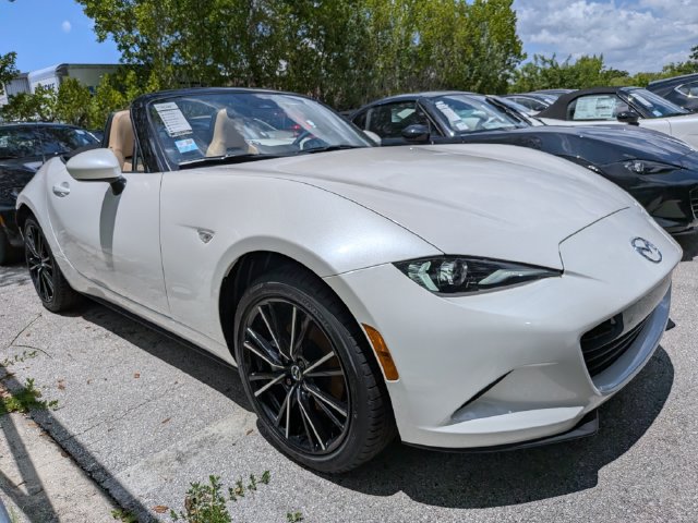 New 2026 MAZDA MX-5 Miata Grand Touring RWD image 2