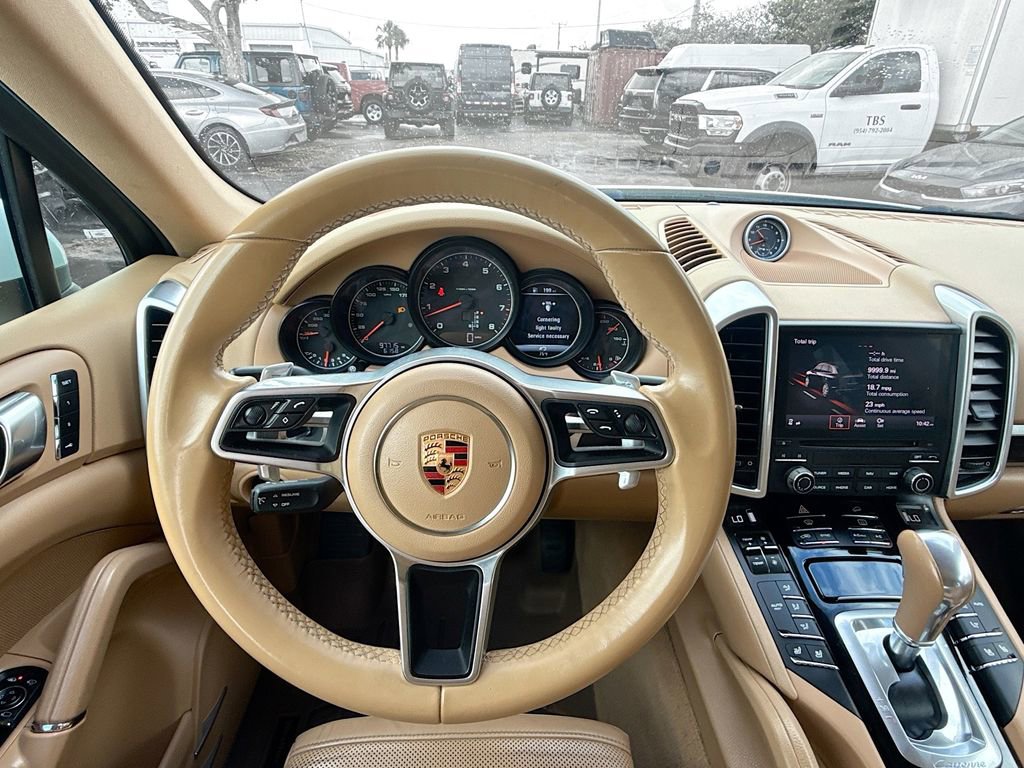 Used 2017 Porsche Cayenne AWD/4WD image 12