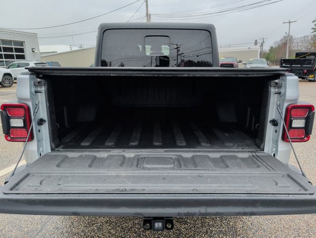 Used 2024 Jeep Gladiator Mojave w/ Technology Group image 30