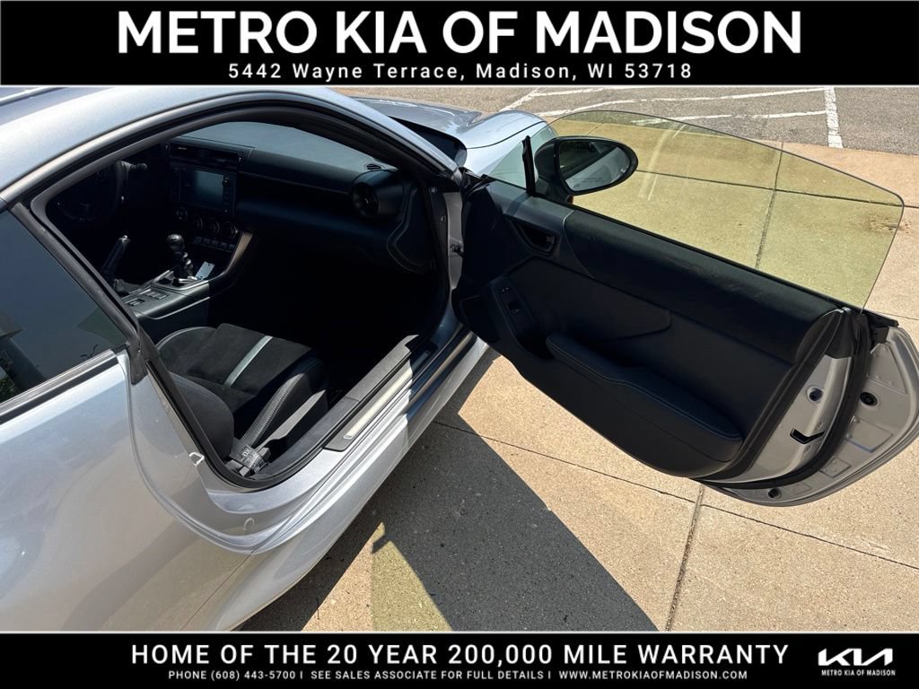 Used 2024 Toyota GR86 Premium RWD image 32