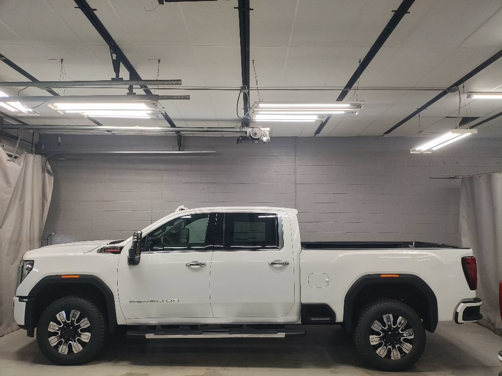 New 2026 GMC Sierra 2500 Denali w/ Denali Reserve Package AWD/4WD image 15