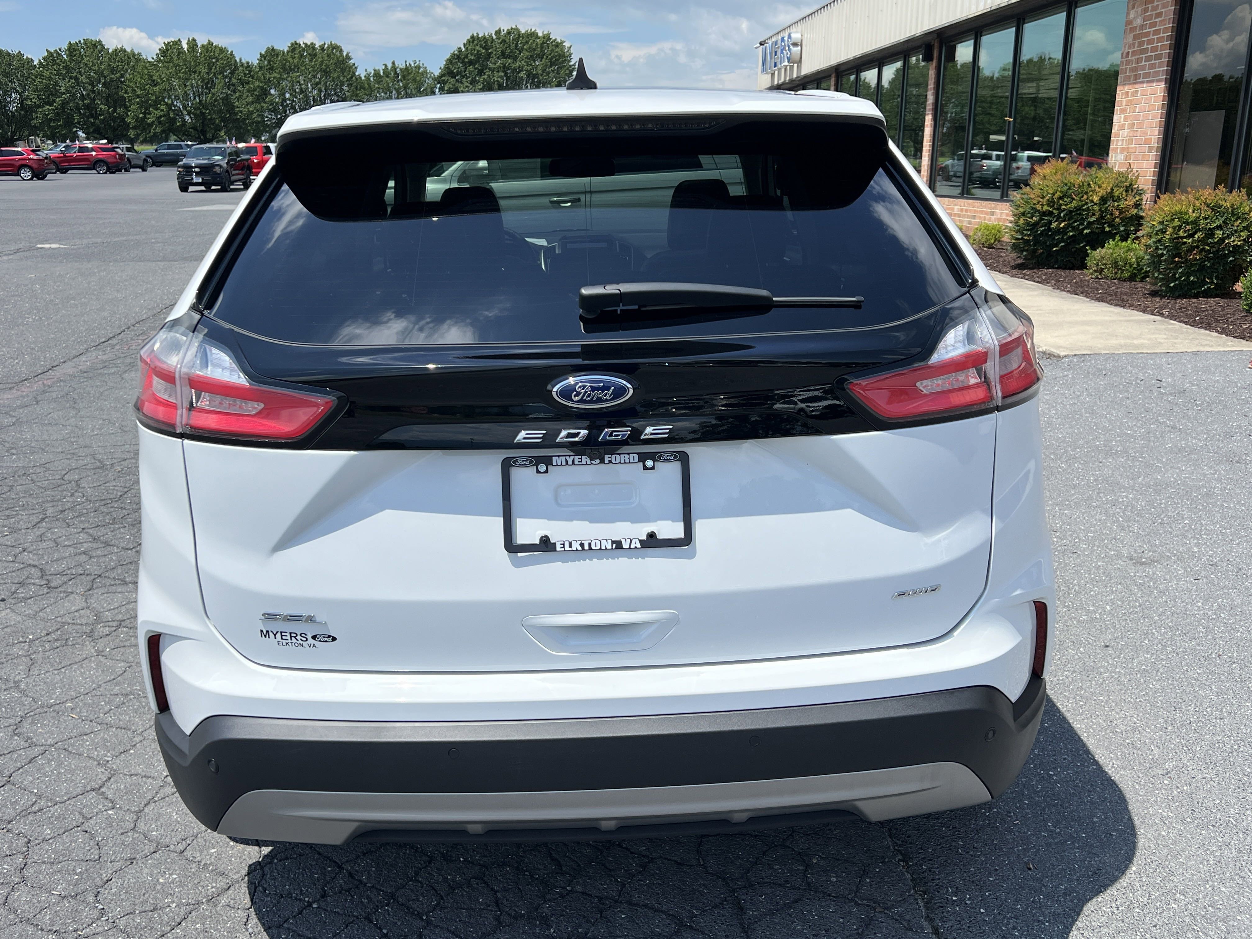 Used 2024 Ford Edge SEL w/ Convenience Package image 7